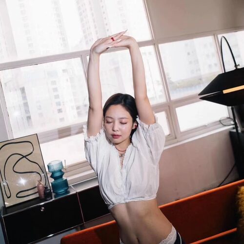 【品牌特卖 正品现货】OJOS Jennie同款设计感辣妹蕾丝泡泡袖T恤