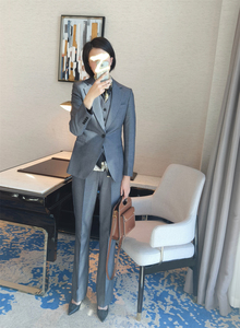 意式秋冬季高级感暖单排扣灰西装干练通勤阔腿裤套装主持会议装女