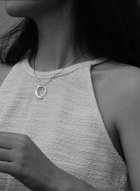 出山志物月亮项链足银手工制作