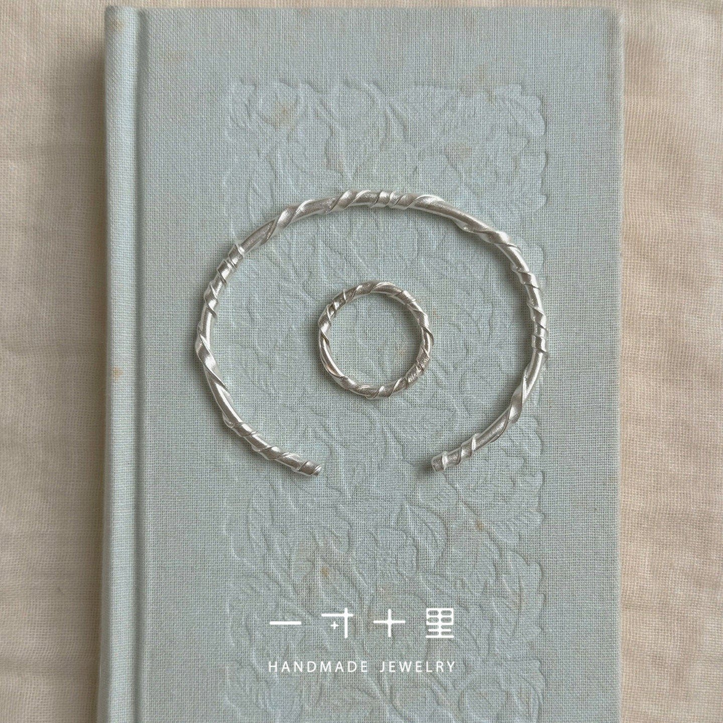 一寸十里绸缎丝带纯银手镯礼物