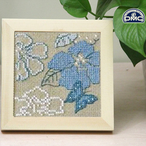 法国dmc十字绣专卖 杂志款-花与蝶 粉蓝两色2选1 带框 印花
