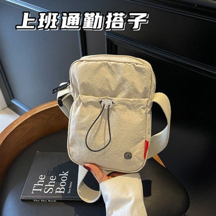 斜挎包单肩百搭轻便迷你小包尼龙防水休闲包INS运动小包 日系个性