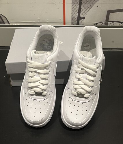 Nike Air Force 1 耐克正品低帮板鞋男士白色运动鞋CW2288-111