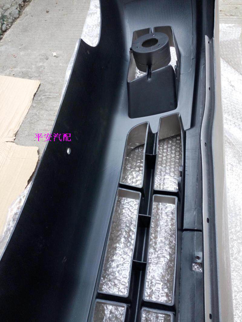 JIANGLING BAODIAN 07 앞 범퍼 JIANGLING BAODIAN 앞 범퍼 앞 범퍼 원래 페인트가 포함된 앞 범퍼