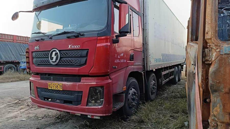 1月16日驻马店豫QE5878号陕汽牌重型厢式货车一辆网络拍卖公告