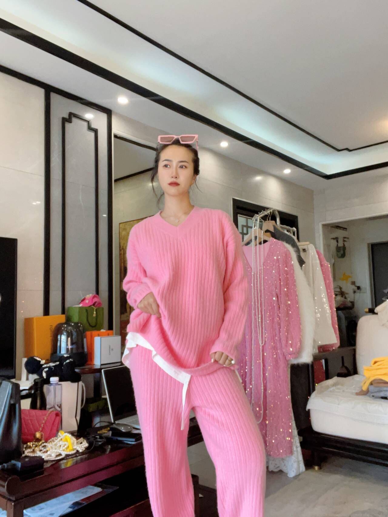 白色针织套装女两件套新款2023秋冬洋气V领开叉毛衣阔腿裤两件套