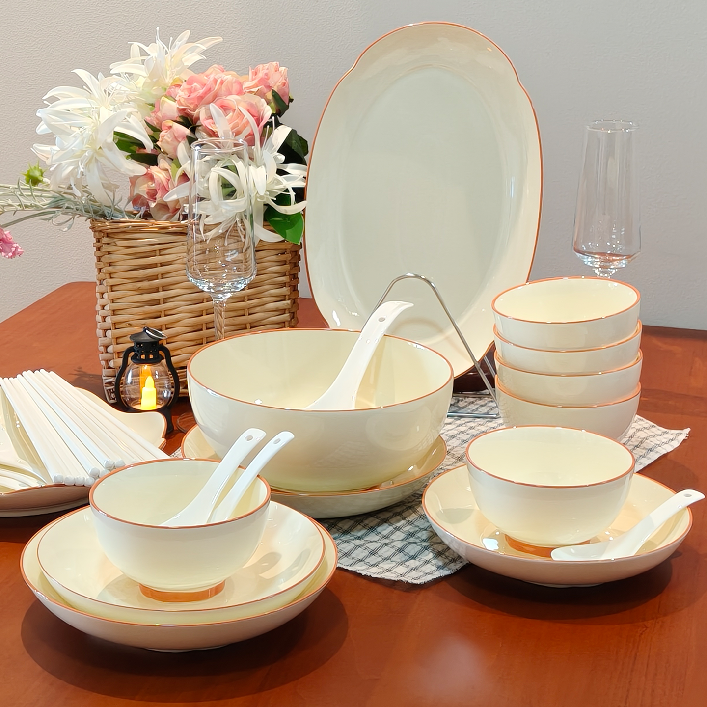 釉下彩简约餐具2026新款碗盘碗碟套装家用高颜值奶油风碗盘乔迁碗