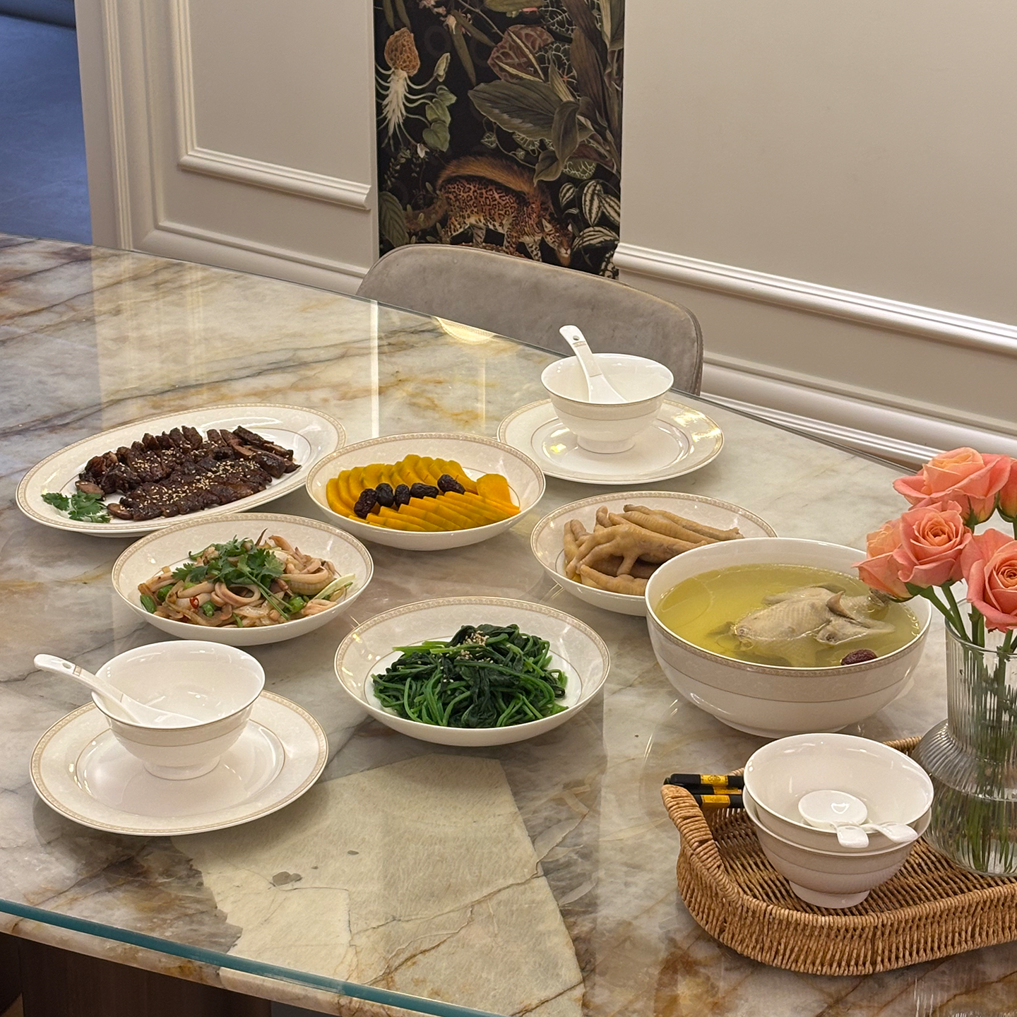 中式2025新款碗碟套装家用釉下彩陶瓷餐具乔迁送礼饭碗菜盘子组合