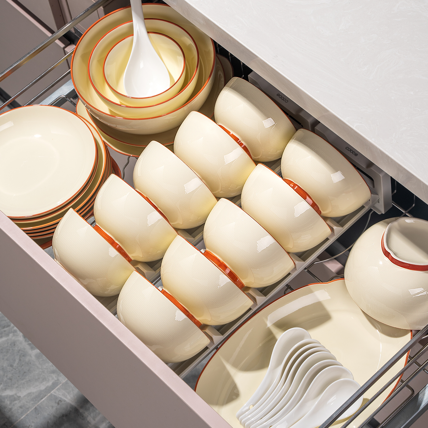 高温釉下彩2026新款碗碟套装家用奶油风餐具乔迁新婚礼物碗盘组合