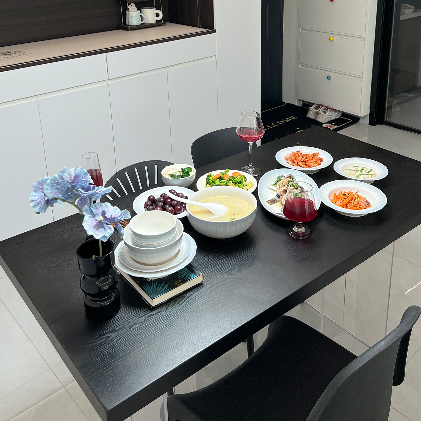 2026新款碗碟套装家用简约风釉下彩陶瓷餐具乔迁送礼碗盘碗具组合