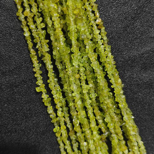 天然橄榄石碎石打孔珠子串珠 橄榄绿DIY手工饰品 手链项链用珠