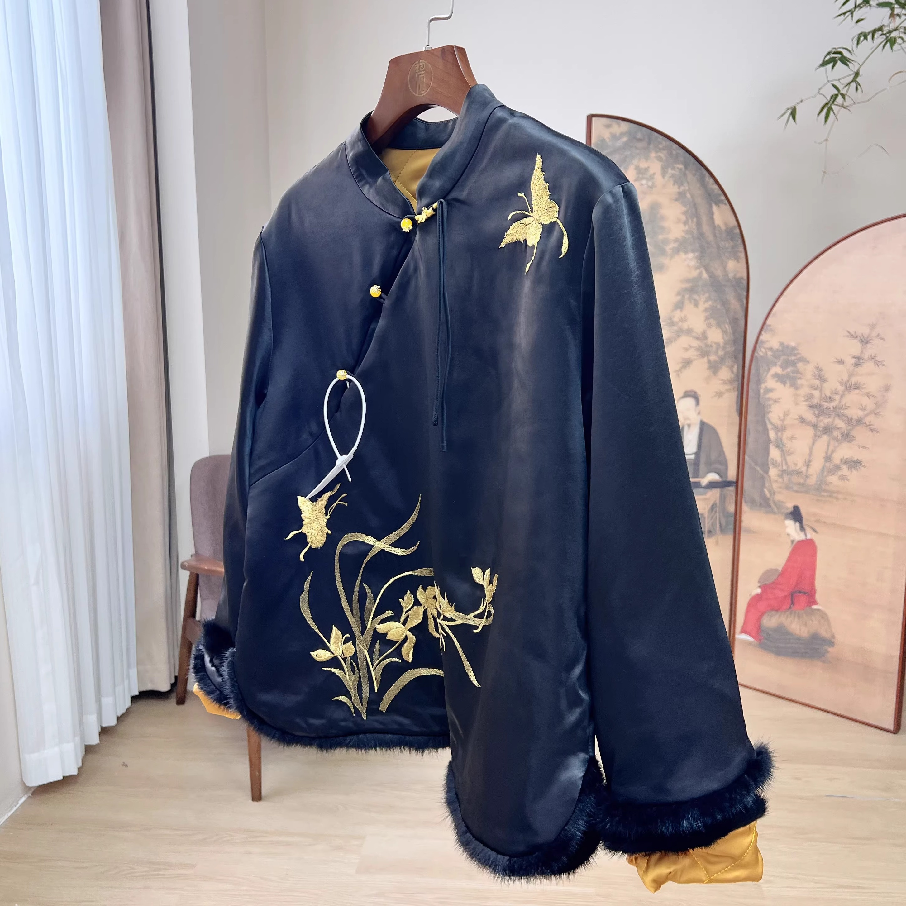 蝴蝶兰新中式重工盘金绣棉衣