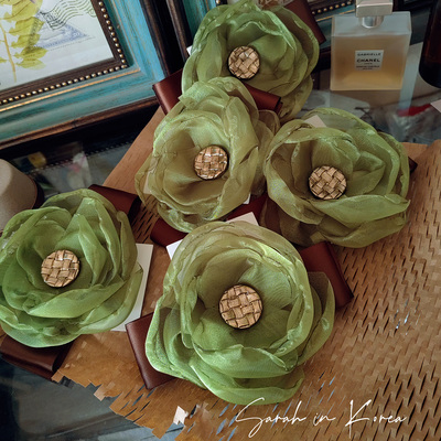 Sarah in Korea韩国 GK惊艳花朵弹簧发夹顶夹翠绿花瓣