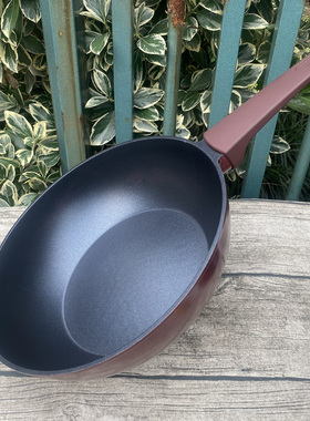 22-28cm外贸微瑕钻石平底不粘锅家用炒菜锅电磁炉燃气灶卡式适用