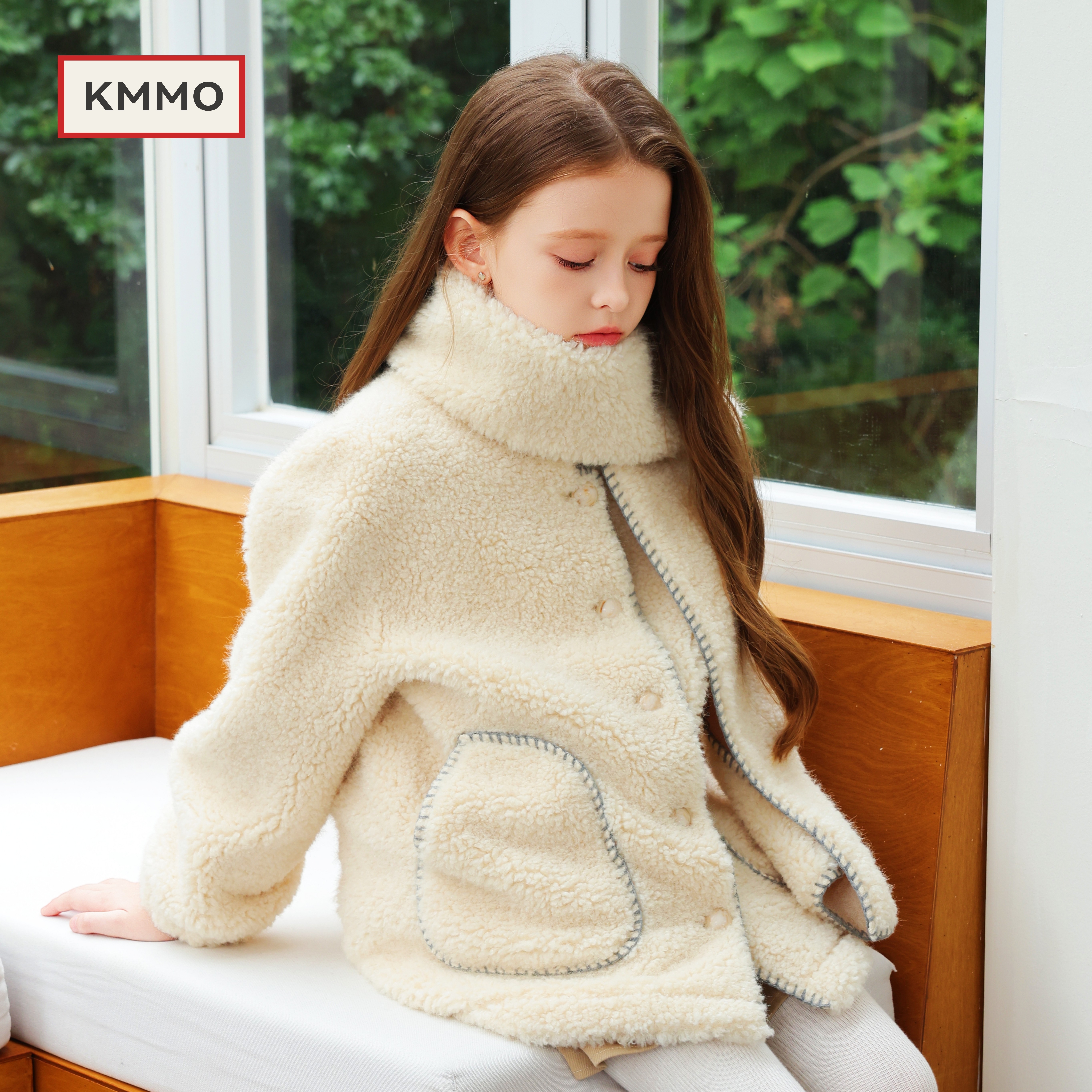 KMMO女童羊羔毛围巾款保暖外套