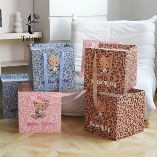 苔米 黑皮Hellokitty系列鲜花手提袋花束正方形包装盒礼物袋花店