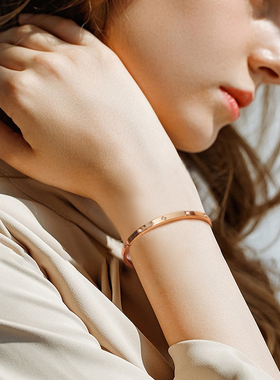 18k手镯女生玫瑰金彩金百搭手环网红轻奢精致ins小众手链手饰镯子