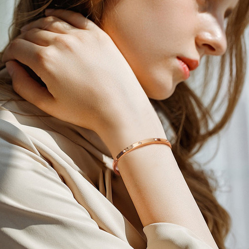 手镯女18k玫瑰金彩钛钢ins小众