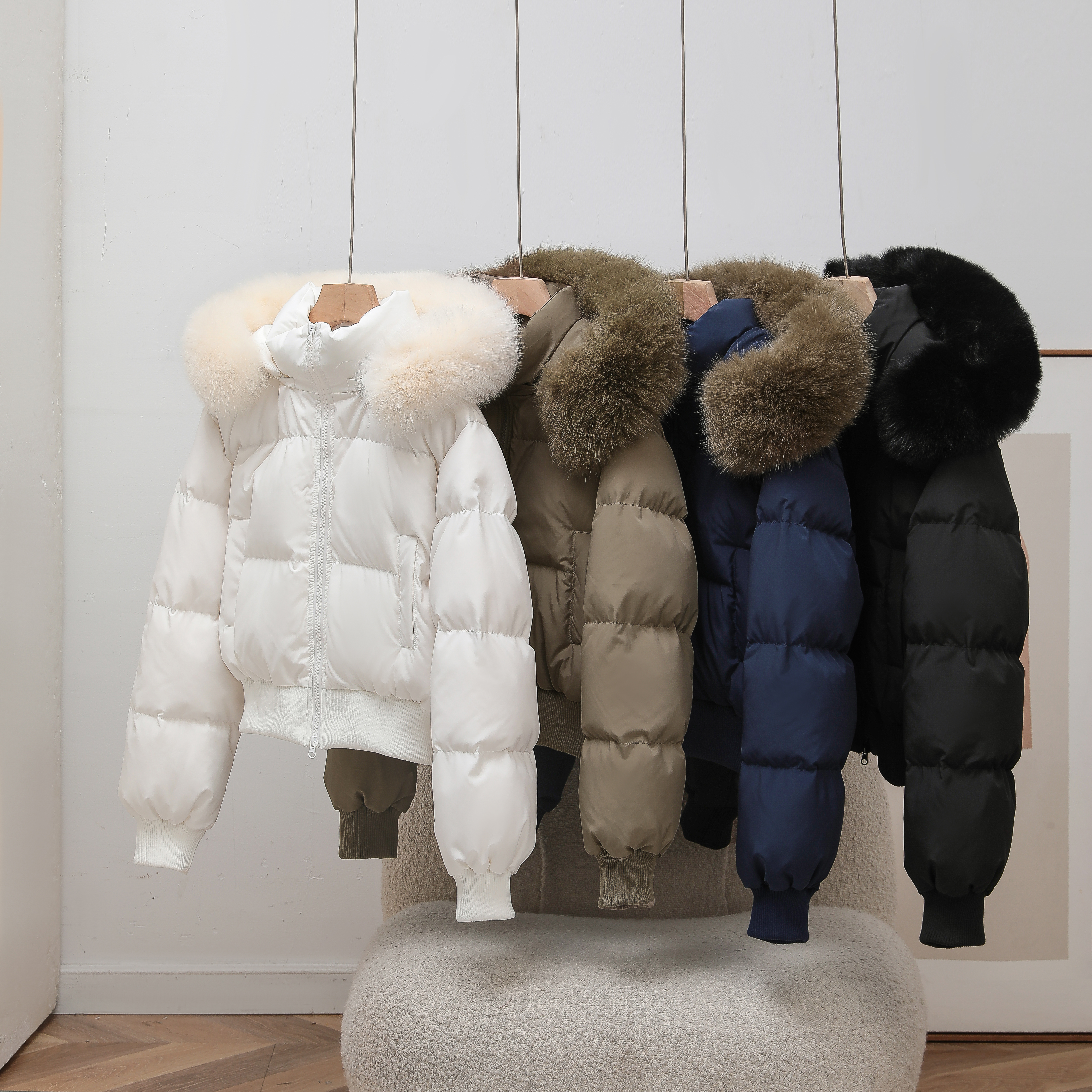 2025芬兰雪境小个子冬季毛领连帽90白鸭绒收腰加厚短款羽绒服女