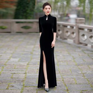 2024形体礼仪旗袍女士黑色丝绒长款高档优雅鱼尾裙改良走秀连衣裙