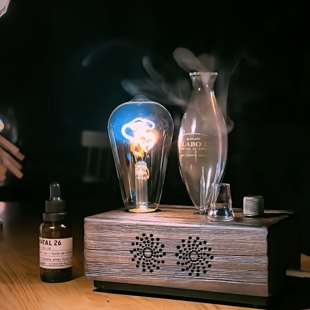 lelaboinc.蓝牙音响香薰机扩香音乐复古香薰香氛机雾化精油冷香仪