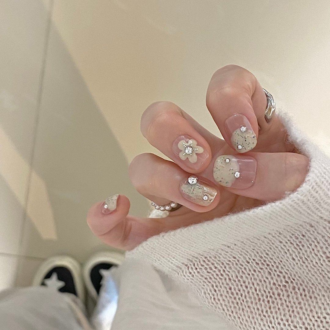 手工定制成品假指甲贴片秋后手绘小花显白可拆卸美甲穿戴甲孕妇,彩妆/香水/美妆工具,穿戴甲/甲片,淘宝优惠券,粉丝福利购,淘宝优惠卷