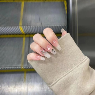 假指甲手工穿戴美甲显白乳白渐变克罗心可拆卸成品光疗孕妇新娘