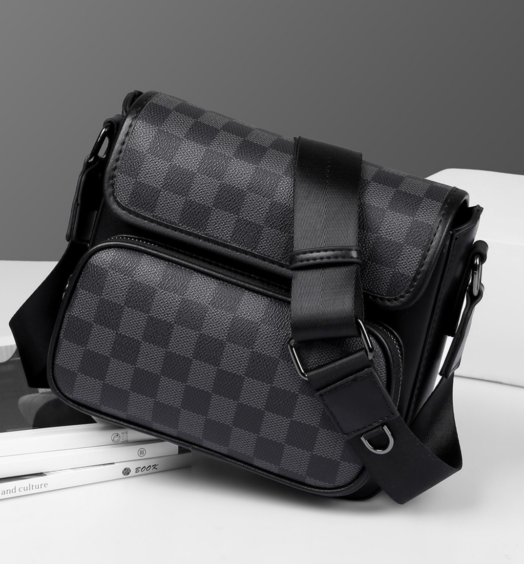 ChuongKaiy男包多隔层单肩斜挎包真皮小方包高级感小号格纹邮差包