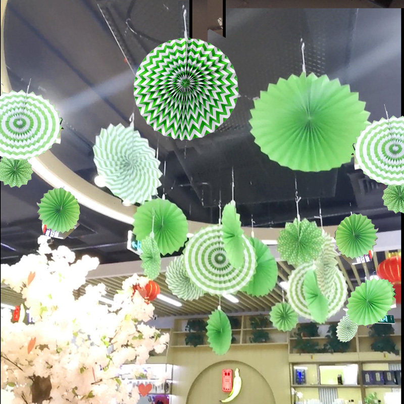 春季商场超市店铺绿色纸扇装饰品