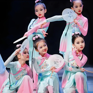 灯影江南演出服中国风儿童民族服装古典舞灯笼道具淡妆浓抹总相宜