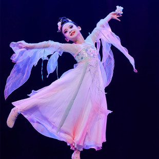 画中游舞蹈演出服儿童古典舞春和景明道具背篓粉色桃花笺汉服群舞
