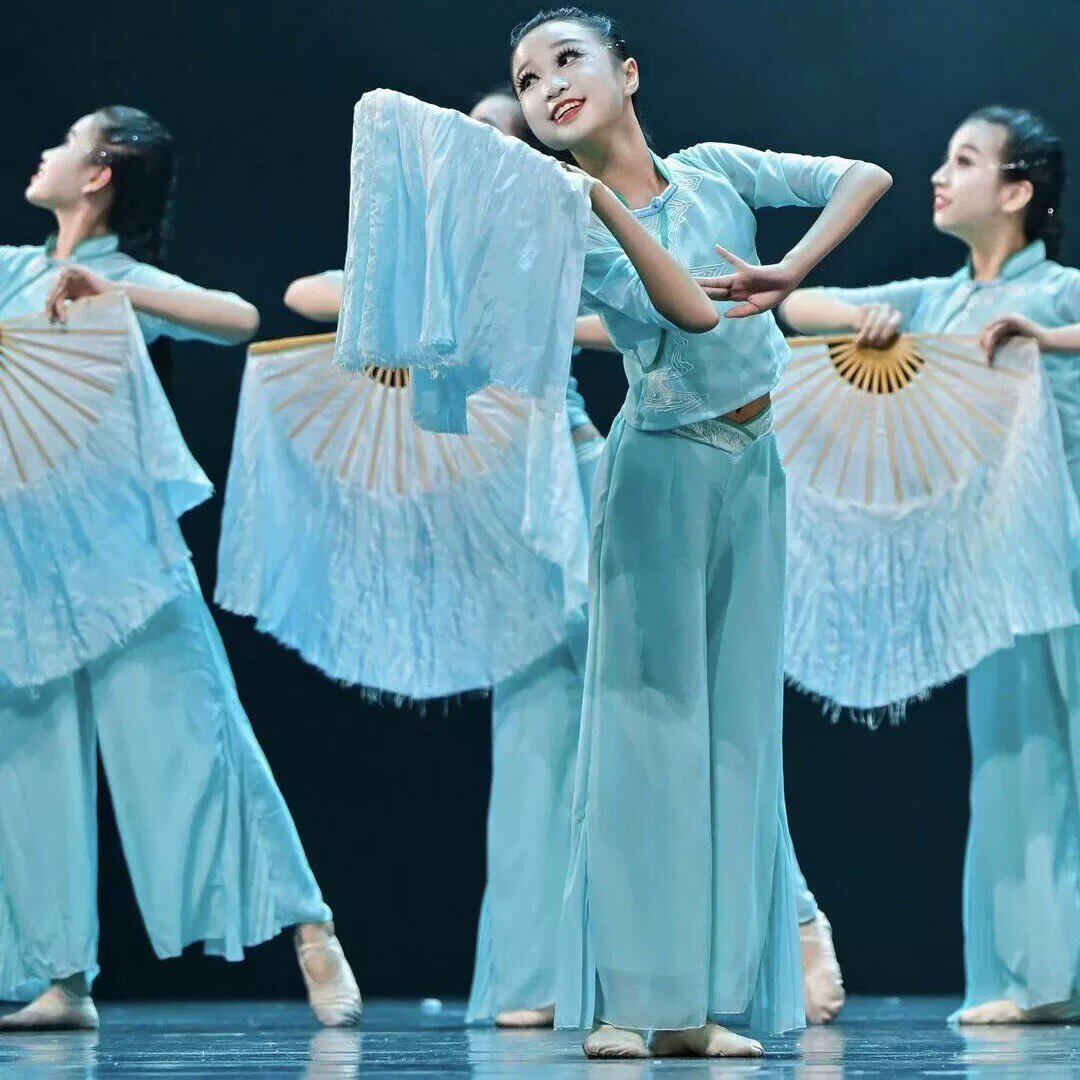 云水谣踩水舞演出服儿童外婆桥舞蹈古典舞服诗雨江南碇步桥表演服