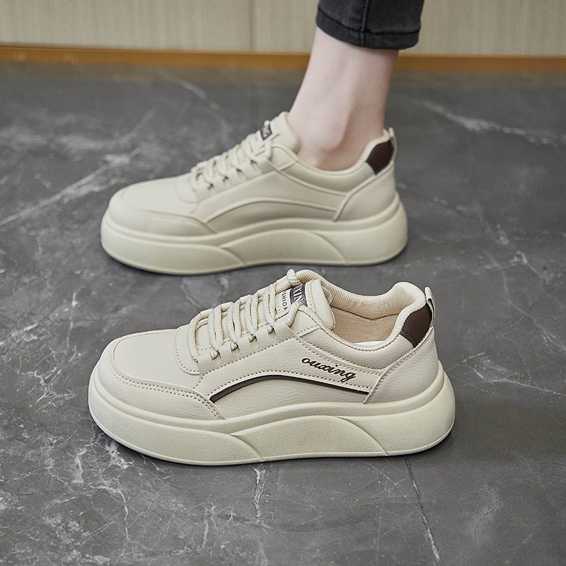 爆款百搭防滑学生小白板鞋