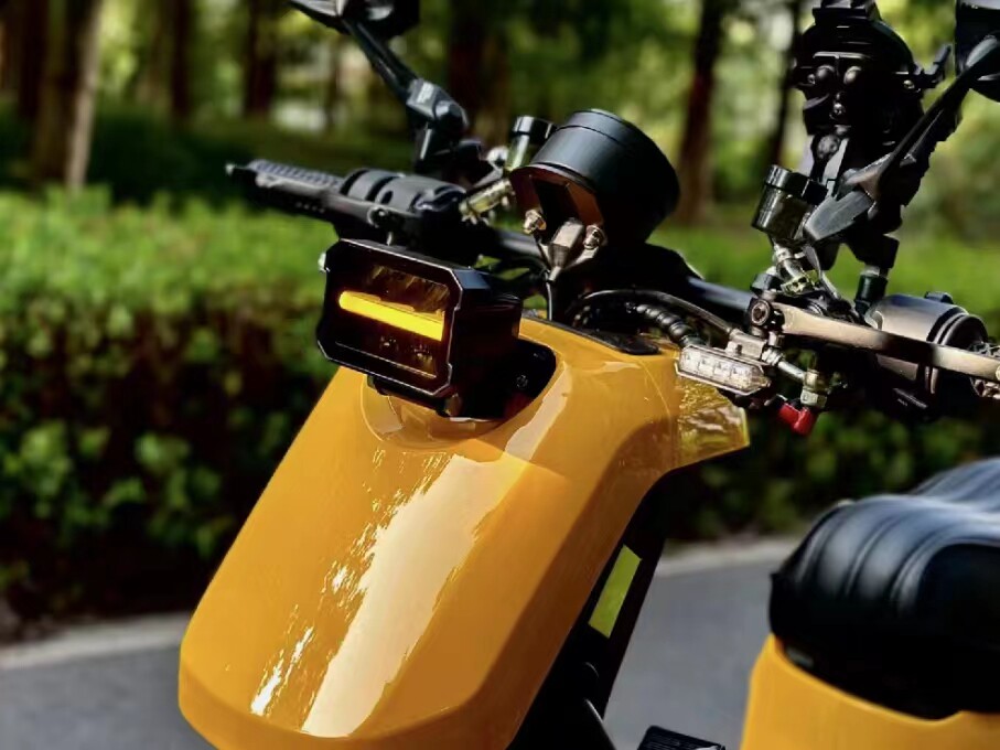 ats小牛大灯改装黄白光大灯