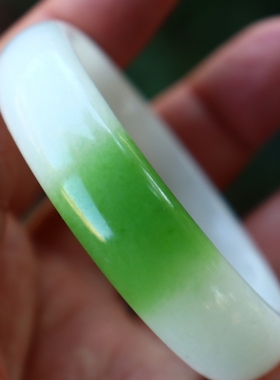 天然新疆和田玉翠青手镯