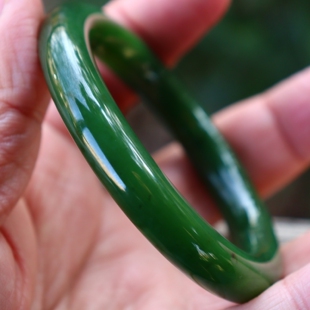 收藏级天然新疆和田玉碧玉菠菜绿圆条手镯玉镯子送证书