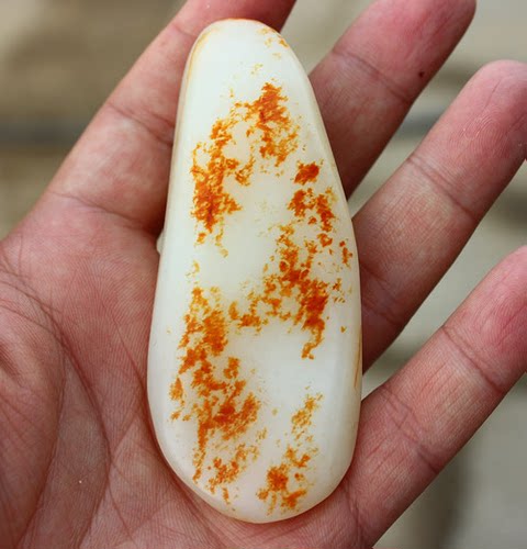 新疆和田玉籽料原石手玩件送证书