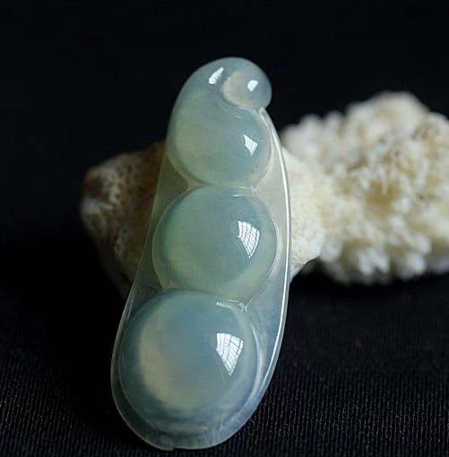 老坑种浅绿冰种大件四季豆天然翡翠A货豆子挂件送证书