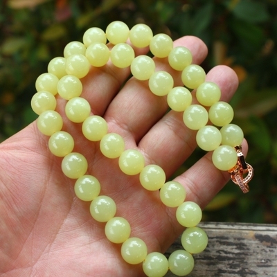 天然新疆和田玉黄口料大珠项链