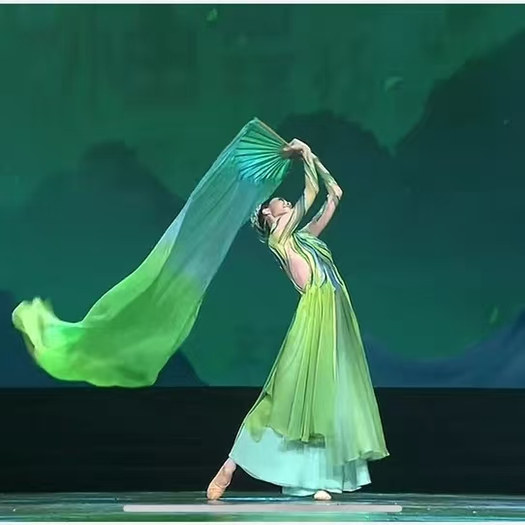 真丝舞蹈丝巾渐变色手抛纱肚皮舞真丝舞蹈扇子绿加长渐变个人独舞