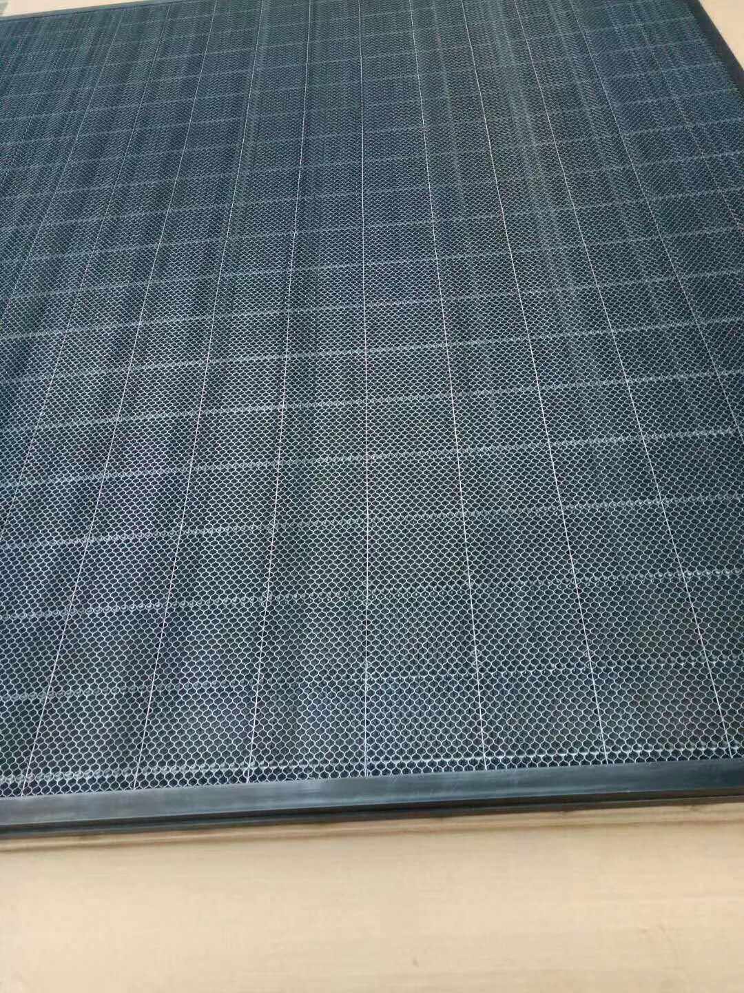 激光加强蜂窝板平台工作雕刻