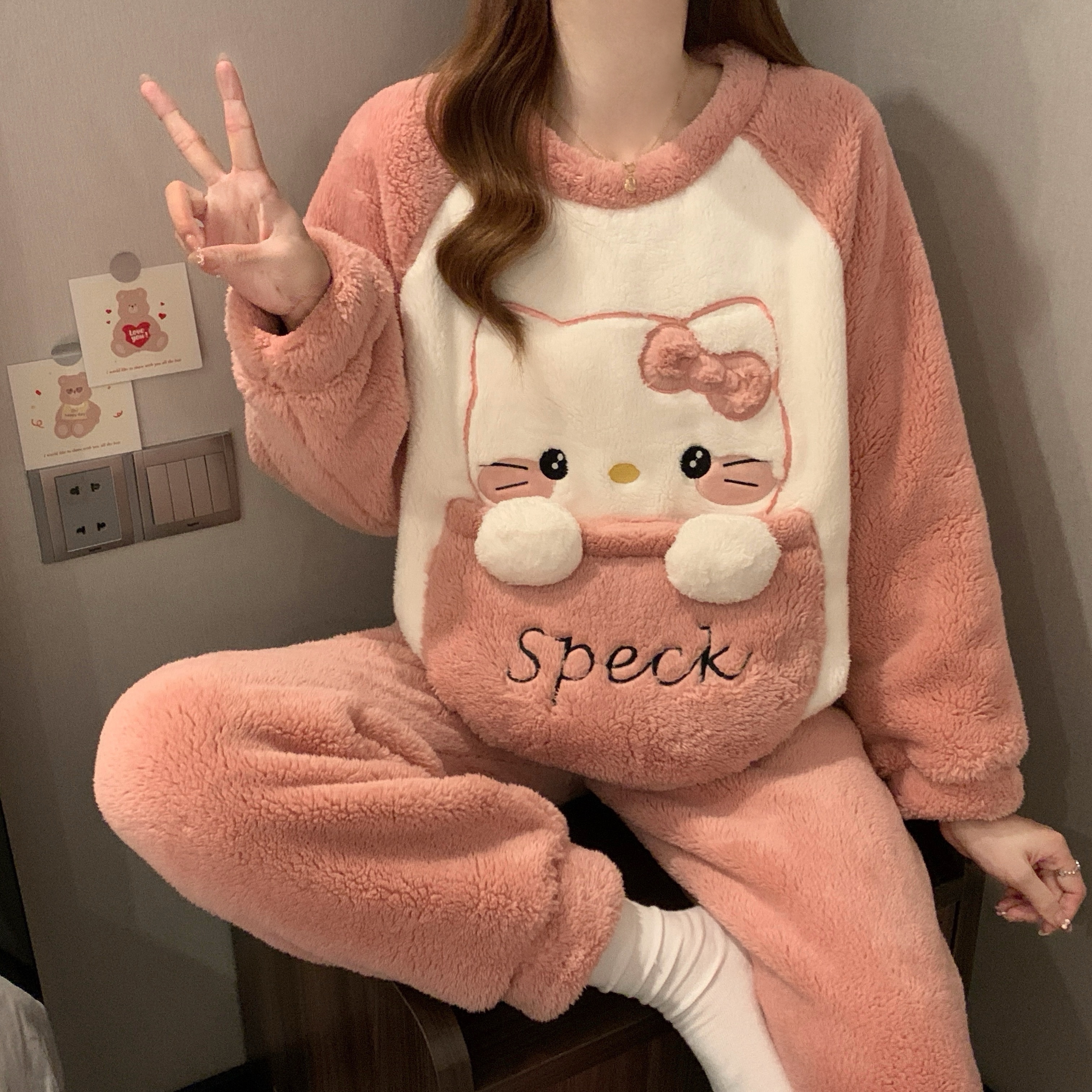 珊瑚绒睡衣少女冬季加厚KT猫套装