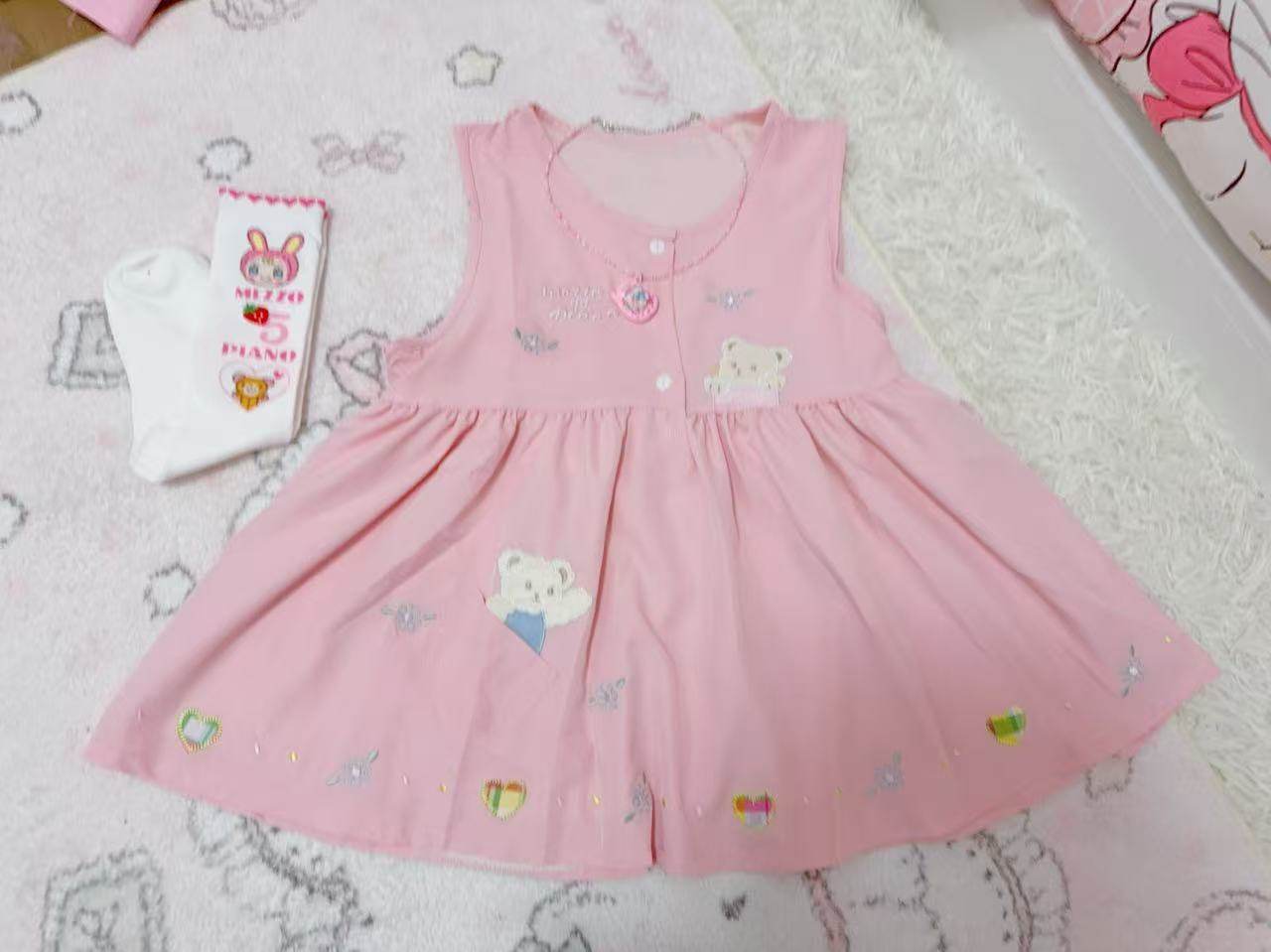 软妹风甜美粉色背心式上衣小熊刺绣彩色贴布点缀花边领纽扣设计,女装/女士精品,背心吊带,淘宝优惠券,粉丝福利购,淘宝优惠卷