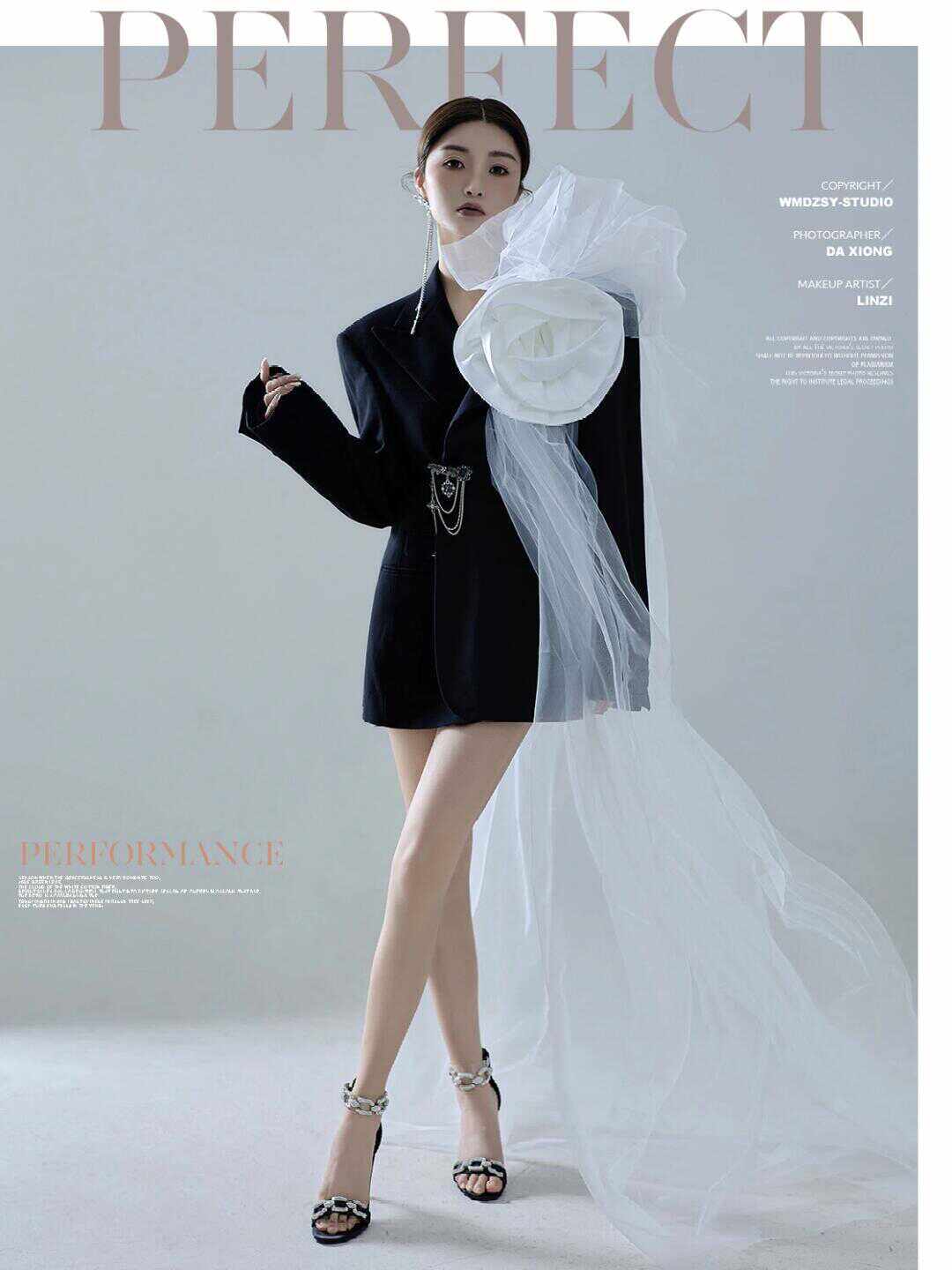 影楼新款主题服装杂志风高级感形象艺术照写真黑色西装花朵飘纱