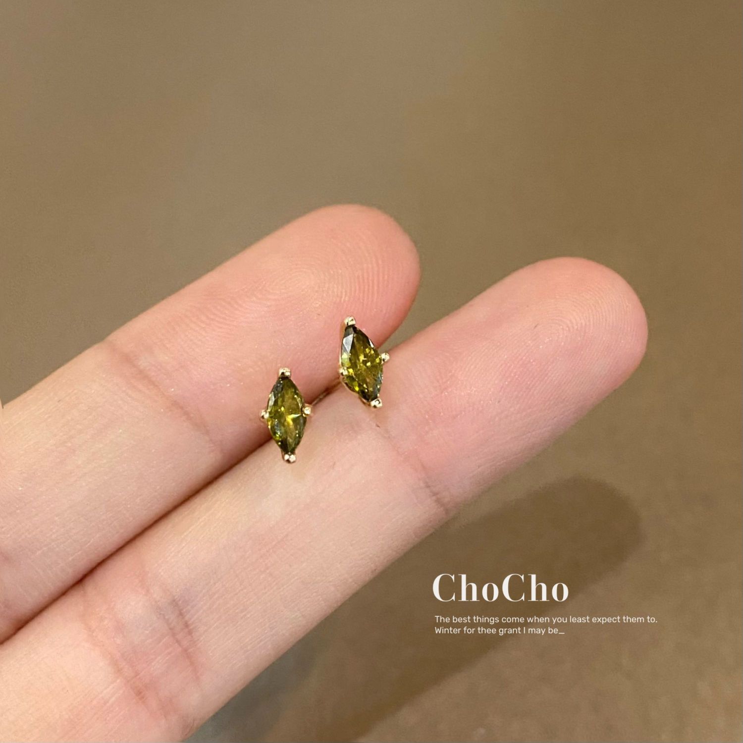 925银耳钉橄榄绿锆石韩国小巧简约精致复古小众高级感耳环耳饰