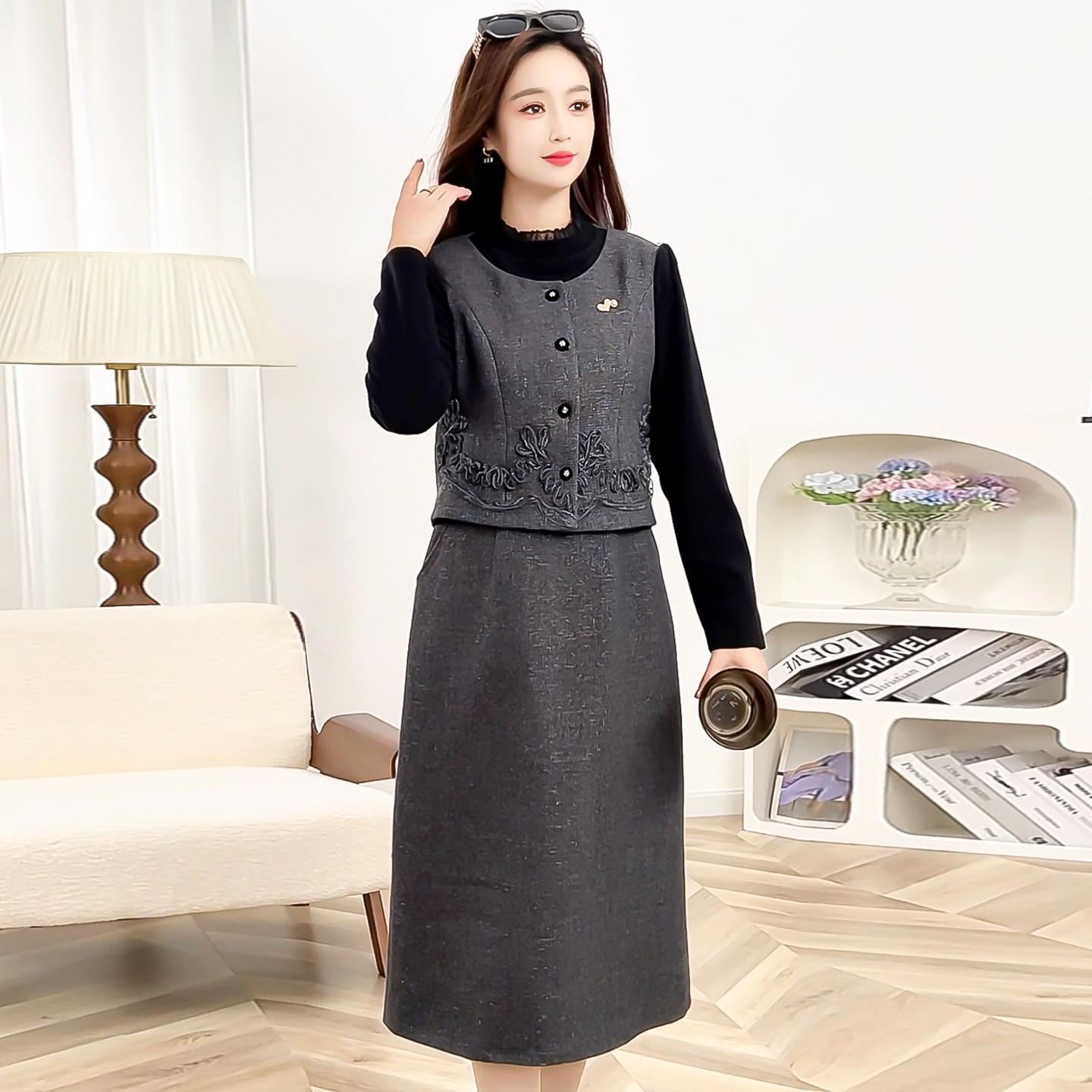 轻熟风V领拼接两件套女2025春秋季气质显瘦马甲套裙洋气减龄潮