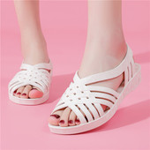 舒适坡跟凉鞋 时尚 休闲气质女鞋 2026夏季 通勤防滑沙滩外穿妈妈凉鞋