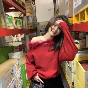 Hers一勺甜秋冬节日氛围感设计感可斜肩两穿毛毛领保暖毛衣92840