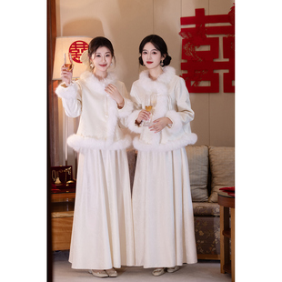 伴娘服冬季保暖2026新品中式结婚闺蜜装毛领气质显瘦高级感香槟色