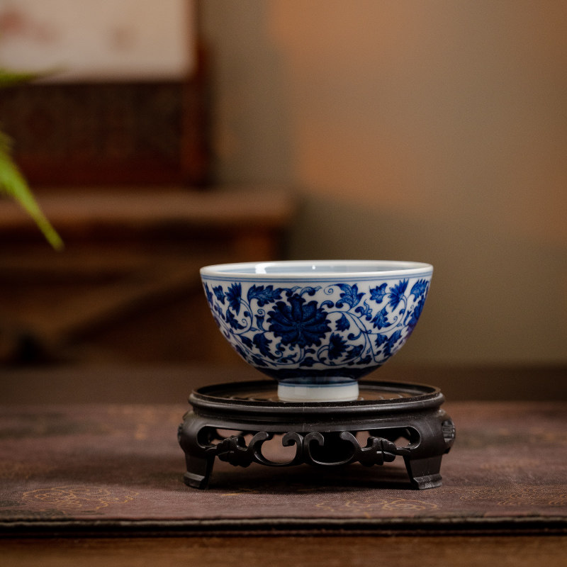 记石柴窑景德镇手绘缠枝莲鸡心杯